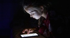 Výzkum odhalil, co dělají děti na mobilu. Až 40 procent má neznámého "on-line kamaráda"