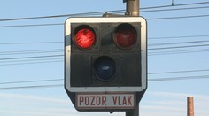Rychlíky z Chebu do Ústí a Prahy stojí kvůli poruše vedení