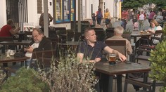 Opatření v oranžových regionech: Zavřené hospody, povinná dezinfekce