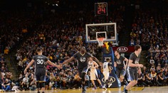Kdo zastaví Warriors? Curry a spol. vyhráli 18. zápas v řadě!