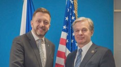 Do Česka dorazil šéf FBI. Řešil spolupráci s českými úřady, na vše dohlížela policie