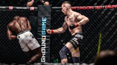 Každá hlava jde ustřelit, říká slávista k soupeři v KSW. Přítelkyně fandí Spartě