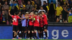 Ukrajinci skoro vyprodali Letnou. Proti Česku jich přijdou tisíce