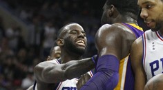18 a dost! Sixers konečně vyhráli, Bryant tomu nezabránil