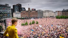 Davové šílenství v Kodani. Vítěze Tour de France vítaly tisíce fanoušků