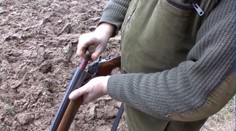 Myslivci z Domažlicka hrozí vězení! Při honu střelil kolegu do břicha