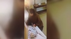 Lidská bestie: Rodina truchlila, žena servala z nebožky šperky!