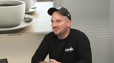 Místo dealera drog je ze mě dealer knih, říká Daniel Flasza