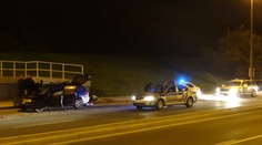 Policisté stopli v Praze auto. Žena vedle řidiče měla granát