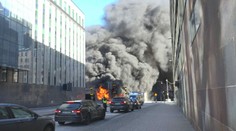 Ve Stockholmu vybuchl autobus v tunelu! Pohltily ho plameny