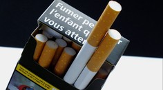 Policisté zadrželi gang prodejců falešných cigaret, tři podezřelé obvinili