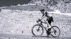 Cyklistický svět zasáhla tragédie. Pogačarův bývalý kolega zemřel po vážné infekci