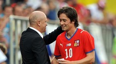 Když Rosický začínal, vypadal na 13. Každý ho má rád, říká Hašek!