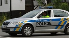 Mladík vyhrožoval nezletilé expřítelkyni smrtí. Už dříve ji prý napadl