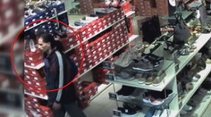 Ženy, pozor na boty! V obchodech útočí nebezpečný úchyl! VIDEO