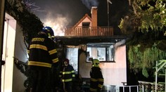 Tragédie na Kolínsku. Při požáru domu zemřela starší žena