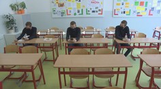 Metrové odstupy mezi žáky jsou nereálné, kritizují školy nápad Babiše
