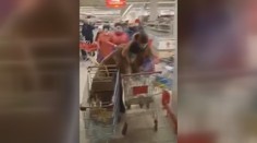 Panika v ruských obchodech. Lidé se přetahují o cukr a dělají si zásoby