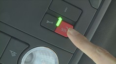 Auta umí sama přivolat pomoc. Někdy jde o planý poplach, přiznávají záchranáři