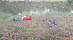 "U stezky leží zraněný cyklista," volali policisty. Nestačili se divit!