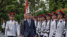 Babiš dorazil do Singapuru: Navštíví i Thajsko a Indii