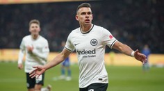 Frankfurt se díky výhře dostal na druhé místo Bundesligy. Kolín vstřelil 7 gólů