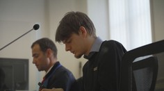 Mladík měl způsobit nehodu, při které uhořel muž. Soud vyslechl spolujezdce