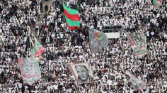 Oslavy titulu hororem. V Alžírsku se utrhla tribuna, tři lidé zemřeli