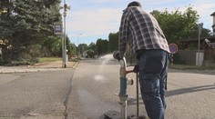 V Jihlavě testují potrubí. Na hektolitry vody v ulicích si někteří stěžují