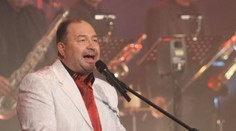 Michal David slaví 60. Na koncert si pozval Leoše Mareše i Vondráčkovou