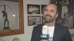 Aleš Valenta prozradil, co jí na štědrý večer. Děláte to taky?