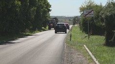 Některým silnicím chybí vodorovné značení. Je to nebezpečné, varuje expert