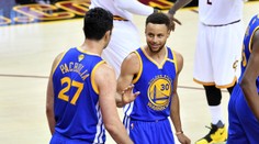 Golden State jen krůček od titulu! Warriors vyhráli i v Clevelandu