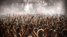 Tragédie na festivalu v Rakousku: Dva mrtví, desítky zraněných!