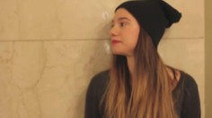 VIDEO: Kráska zkoušela vášnivě líbat cizí lidi, takhle dopadla!