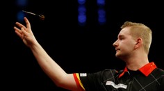 Van den Bergh přehrál Lewise. Dál jde i kat Petera Wrighta