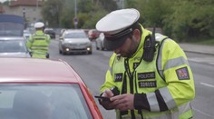 Zdrogovaný řidič měl zákaz řízení, policie mu zabavila auto. Už druhé