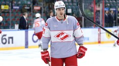 Další skandál kontroverzního Slováka. Po vyhazovu z NHL jej vyhodili i z Ruska