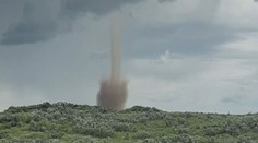 VIDEO: V USA spatřili zvláštní tornádo. Někdo v něm viděl kytaru, jiný zvednutý prst