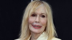 Zemřela herečka Sally Kellermanová, major Houlihanová z filmu M*A*S*H