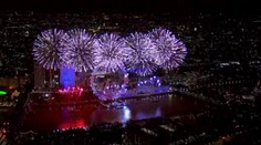 Svět vítal nový rok: Ohňostroje rozzářily Koloseum i Big Ben