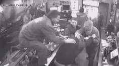 Muži šli z pomsty vymlátit bar u Plzně, zastavila je až zásahovka!