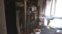 V rodinném domě na Rychnovsku vypukl požár. Tři lidé jsou zranění
