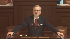 Poslanci řešili ceny energií. Masivní zdražení se nekoná, řekl Fiala