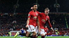United zvládli penaltové drama, postup Liverpoolu zajistil kapitán