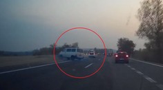 Žena vybrzdila dodávku na D10 v levém pruhu! Nikdo neví proč