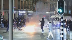 Řada evropských zemí zpřísňuje opatření, v Belgii vyšli do ulic demonstranti