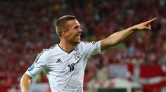 Podolski hrál za Německo 100. zápas a oslavil to gólem