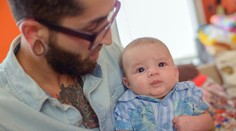 Test DNA prokázal, že syn není jeho. Soud ho otcovství nezbavil