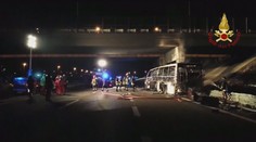 Tělocvikář vynesl žáky z hořícího autobusu, jeho děti uhořely!